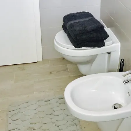 Апартаменти Cubox Apartament Брашов